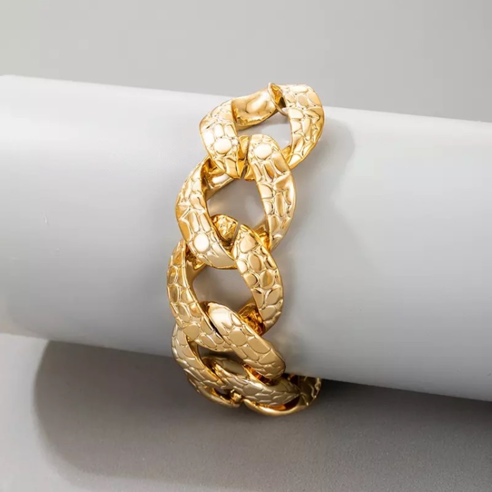 ⚜️[𝟯/$𝟯𝟴]⚜️Big Gold Snake Skin Bracelet NEW - Picture 6 of 9
